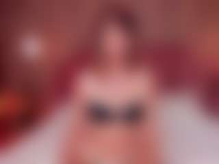 Live cam show with Adoralynn - Latina on xDating