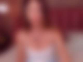 Live cam show with Adoralynn - Anal Teen (18+) on Camsoda