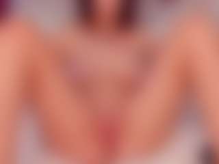 Live cam show with Adoralynn - Tease on Camsoda
