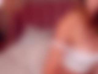 Live cam show with Adoralynn - Latina Teen (18+) on Camsoda