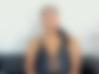Live cam show with Sara - Blowjob on livesuperchat.net