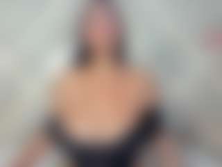 Live cam show with Sara - Striptease on xplaylive.com