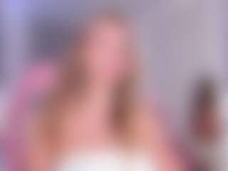 Live cam show with Chloe - Small Tits on xDating
