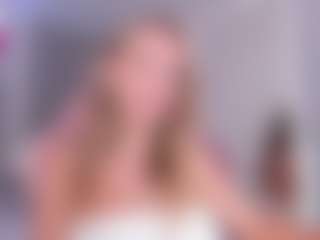Live cam show with Chloe - Blonde Hair on xDating