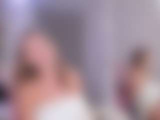 Live cam show with Chloe - College on xDating
