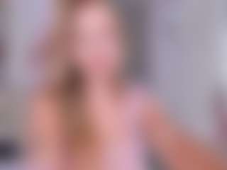 Live cam show with Chloe - Petite on Mixed Magazine Live