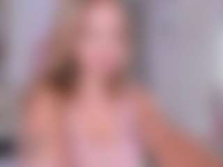Live cam show with Chloe - Green Eyes on xxxlivecams.org