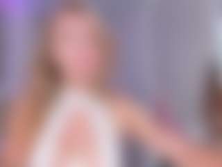 Live cam show with Chloe - Green Eyes on Camiplay Live