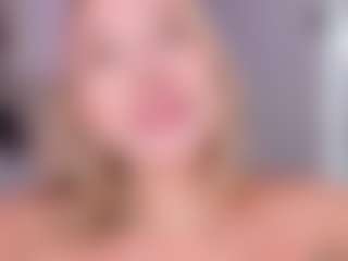Live cam show with Chloe - Small Tits on Uber Horny