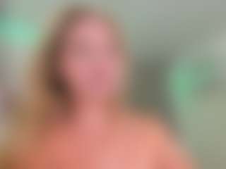 Live cam show with Chloe - Small Tits Teen (18+) on intimatelivegirls.com