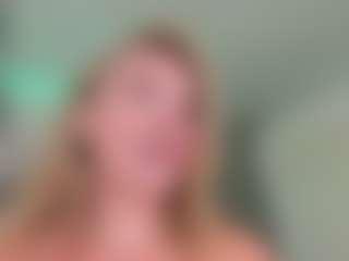 Chloe's Live Sex Cam Show