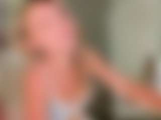 Live cam show with Chloe - Spank on Milfs Live