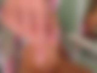 Live cam show with Chloe - Bedroom on madthumbs