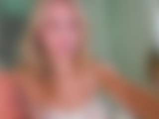 Live cam show with Chloe - Shaved Pussy on CamClone