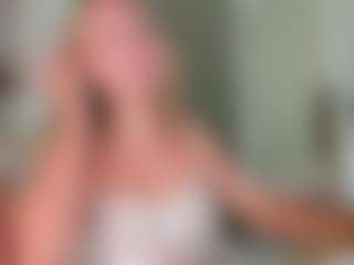 Live cam show with Chloe - Blonde Hair Petite on https://playwithruby.com