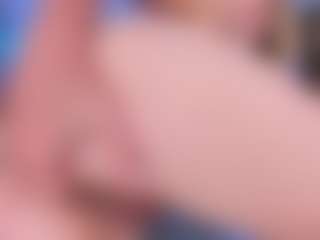 Live cam show with Chloe - Blonde Hair Petite on Camming Site