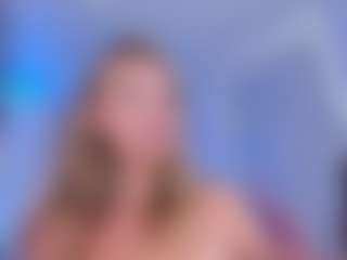 Live cam show with Chloe - Lovense on Mixed Magazine Live
