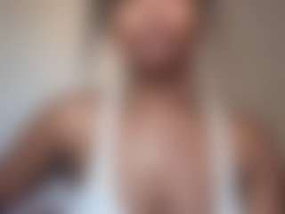 Live cam show with Mocha Kaia - Hairy Pussy on testsause.com