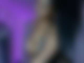 Live cam show with Mocha Kaia - Shaved Pussy on Camsoda