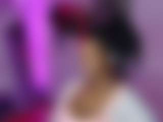 Live cam show with Mocha Kaia - Brown Eyes on Uber Horny