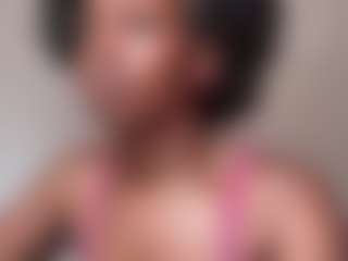 Live cam show with Mocha Kaia - Big Tits on friskycurves.com