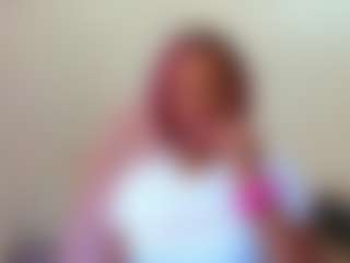 Live cam show with Mocha Kaia - Bedroom on Milfs Live