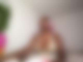 Live cam show with Mocha Kaia - Average on Camsoda