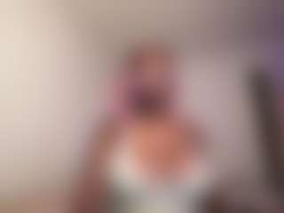 Live cam show with Mocha Kaia - Shaved Pussy on Camsoda