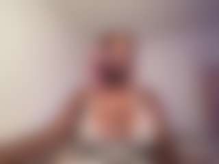 Live cam show with Mocha Kaia - Average on Camsoda