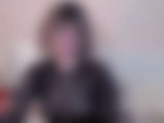 Live cam show with Darkheto - Glasses on CamClone