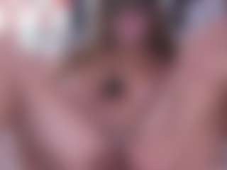 Live cam show with BeccaDelux - MILF on crypto-cams