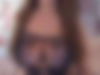 Live cam show with BeccaDelux - Brown Hair on AdultVida.com