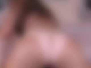 Live cam show with BeccaDelux - Living Room on boobsie.com