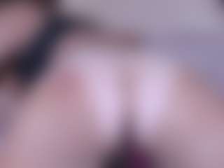 Live cam show with BeccaDelux - Mature on xDating