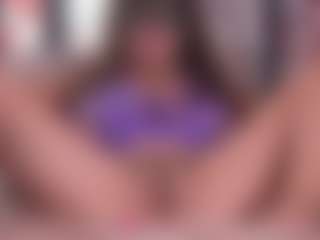 BeccaDelux MILF webcam performer live streaming