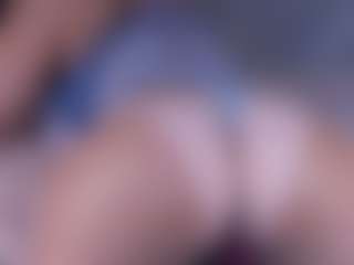 Live cam show with BeccaDelux - Brown Hair on Camiplay Live