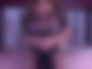 Live cam show with BeccaDelux - Granny Lovense on CamClone