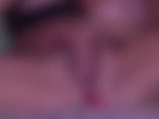 Live cam show with BeccaDelux - Granny on MyBangCams