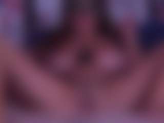 Live cam show with BeccaDelux - Squirt MILF on 1on1-livenow