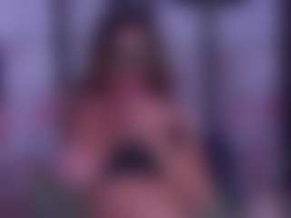 Live cam show with BeccaDelux - Big Tits MILF on boobsie.com