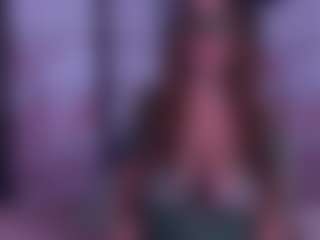 Live cam show with BeccaDelux - Brown Eyes Brown Hair on MyBangCams