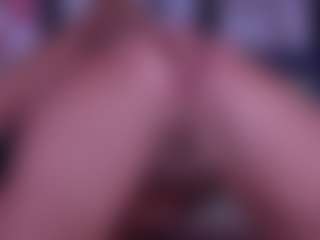 Live cam show with BeccaDelux - Curvy Middle Aged on googirlz