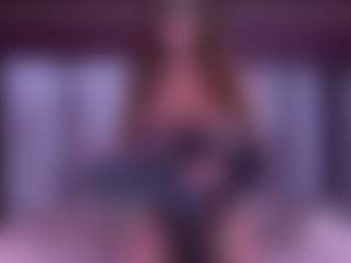 Live cam show with BeccaDelux - HD Curvy on Livezox