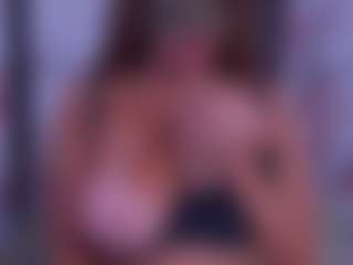 BeccaDelux's Live Sex Cam Show