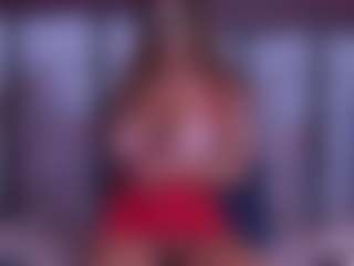 Live cam show with BeccaDelux - Lush MILF on StripNow