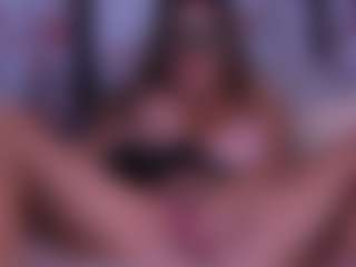 Live cam show with BeccaDelux - Office on Milfs Live