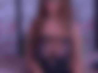 Live cam show with BeccaDelux - Granny Squirt on Camiplay Live