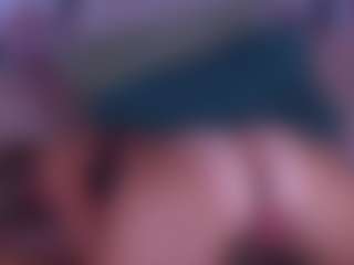 Live cam show with BeccaDelux - Gamer MILF on fuck-show.com