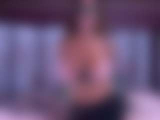 BeccaDelux MILF webcam performer live streaming