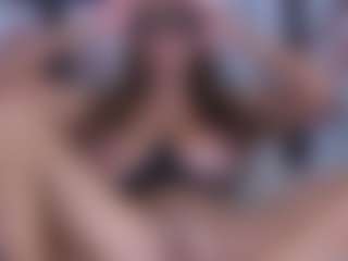 Live cam show with BeccaDelux - Granny Squirt on Camsoda